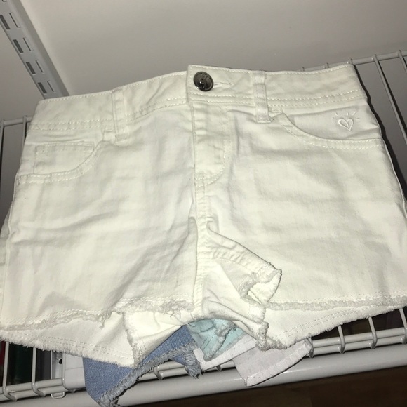3 pairs of girl shorts - Picture 2 of 4